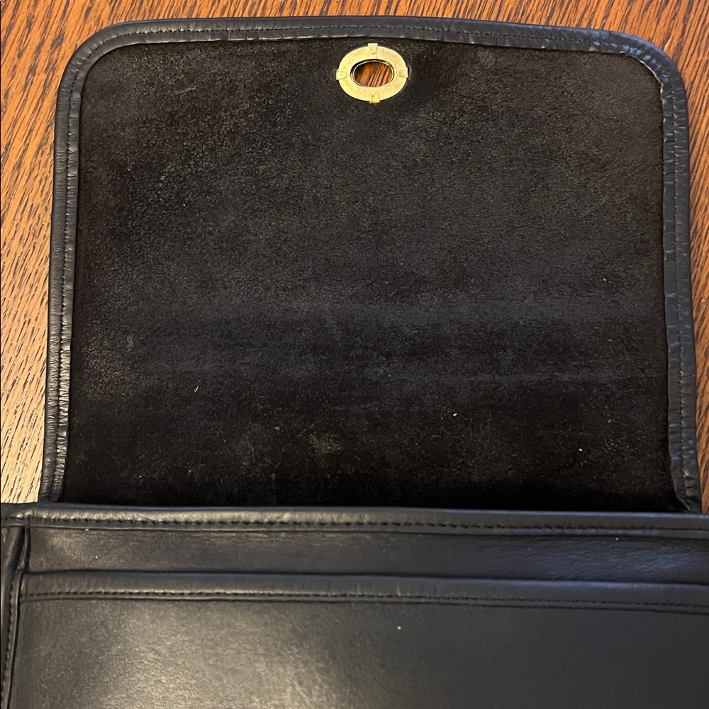 Vintage Coach Black Turnlock Crossbody | Made in USA | Restored Leather - Picture 10 of 13